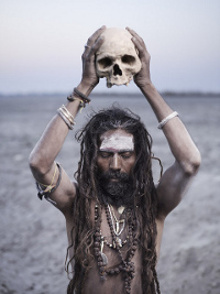 aghori-sadhu-with-skull